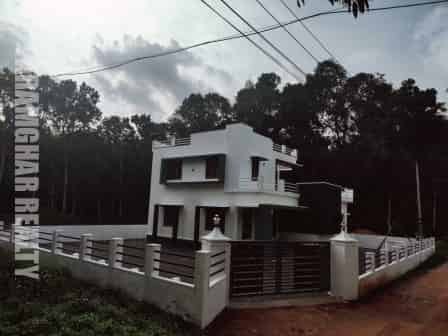House for Sale in Areeparambu, near Manaarcad, Kottayam